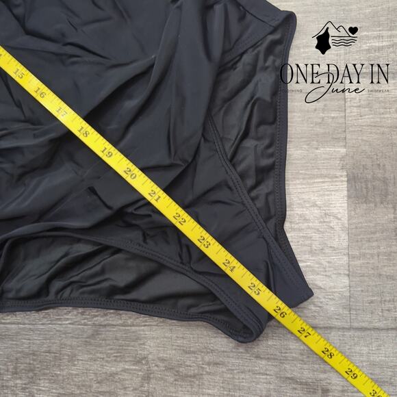 Suuksess Mesh Cut Out One Piece Swimsuit Size S - Picture 4 of 5